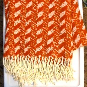 Patterned throw blanket